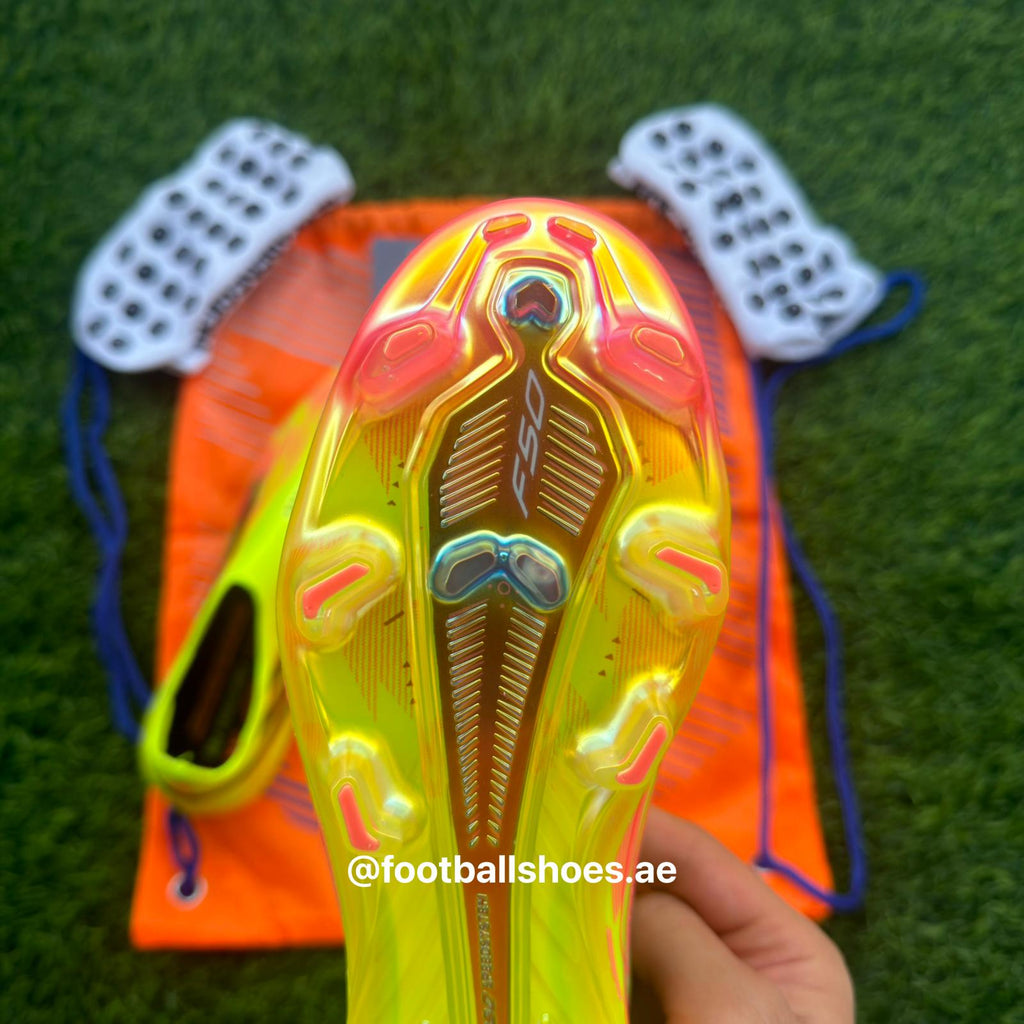 size 37, 45 F50 HYPERFAST ELITE Laceless FG