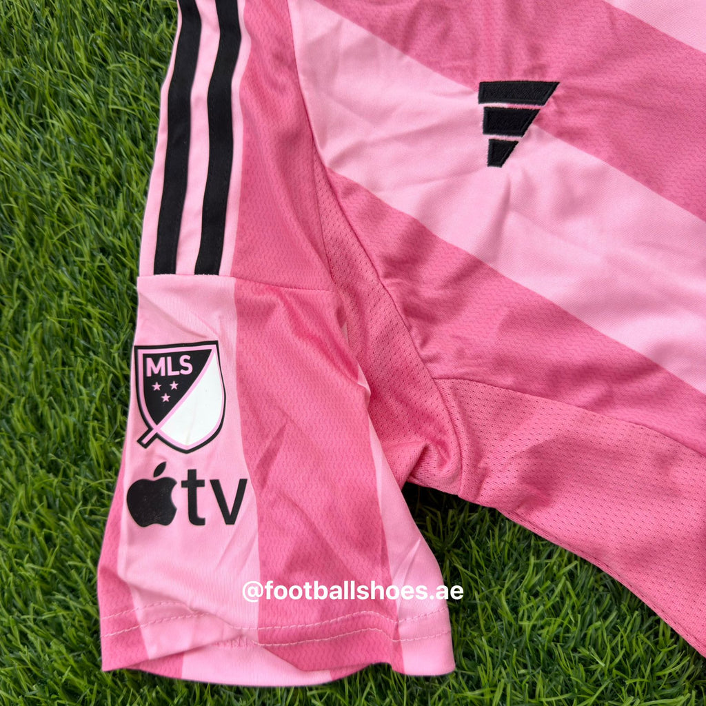 Messi inter Miami pink with shorts