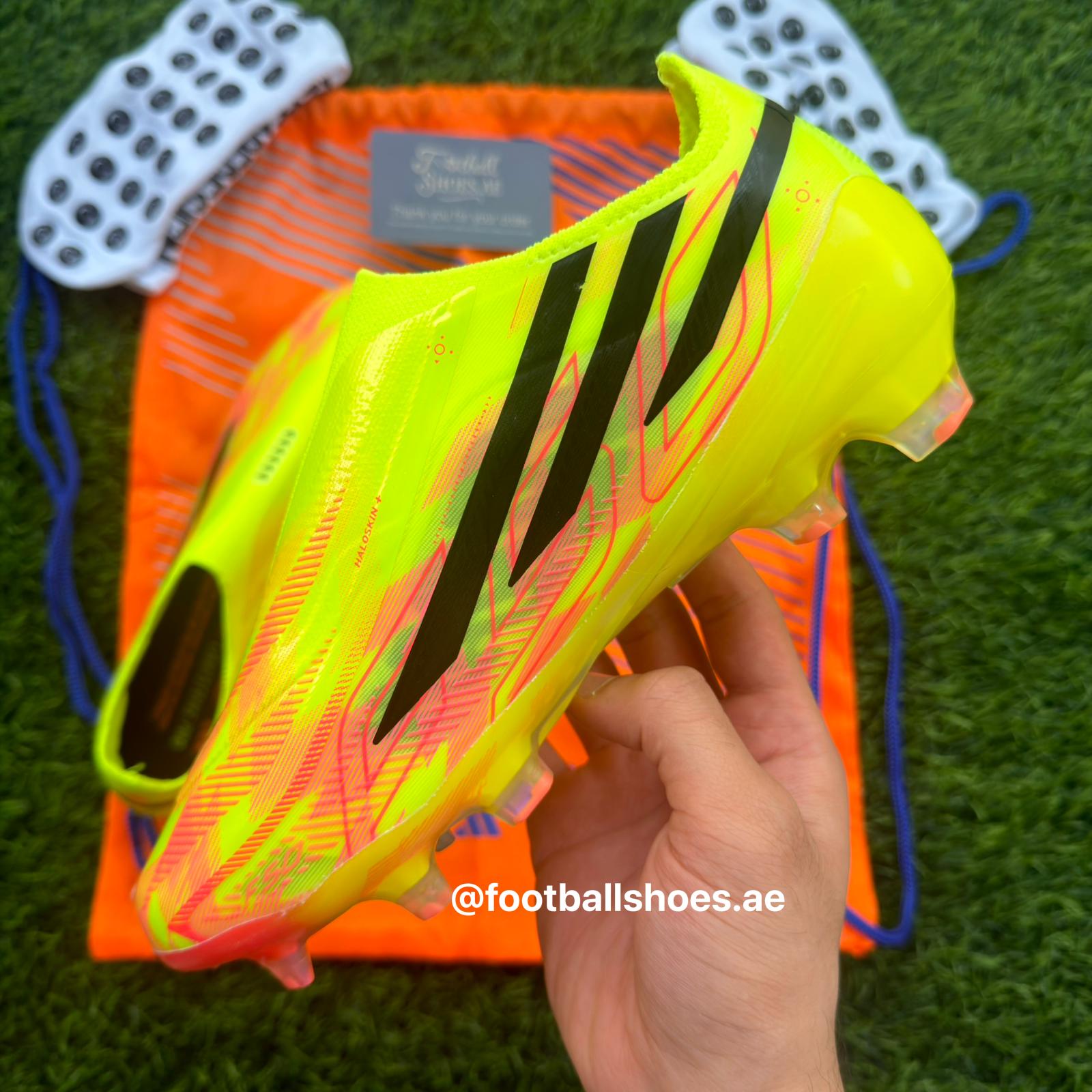 size 37, 45 F50 HYPERFAST ELITE Laceless FG