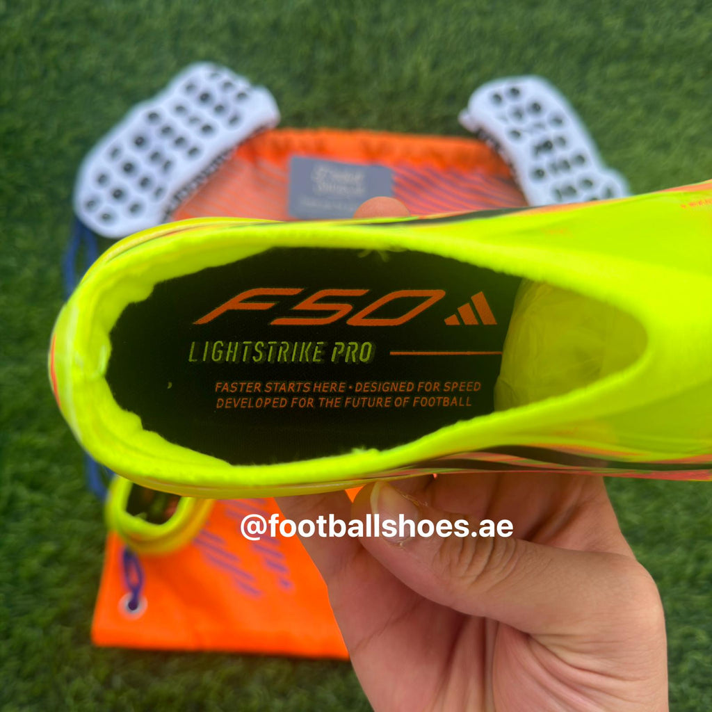 size 37, 45 F50 HYPERFAST ELITE Laceless FG