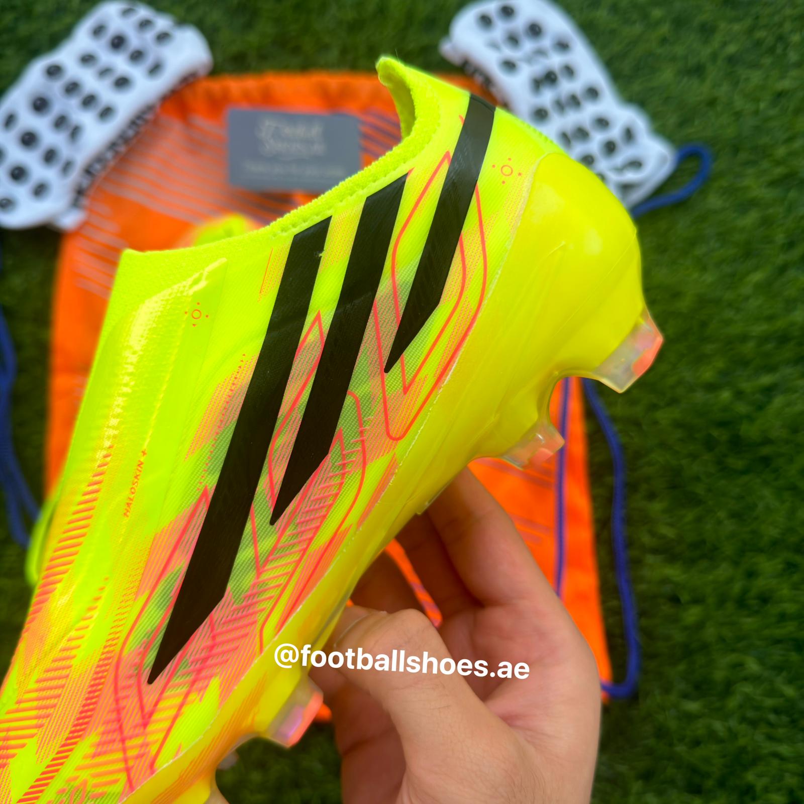 size 37, 45 F50 HYPERFAST ELITE Laceless FG