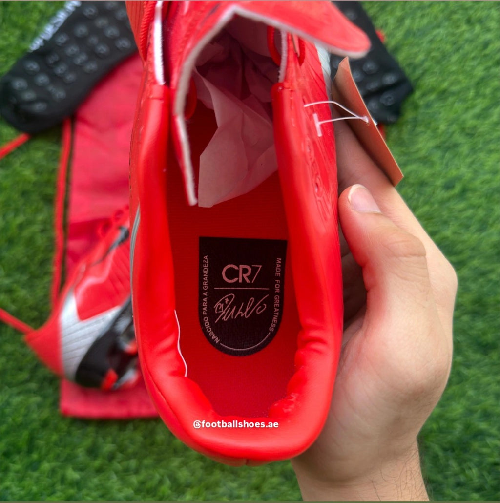 size 40 to 45 Mercurial Superfly 1 “Max Orange” CR7 Regen