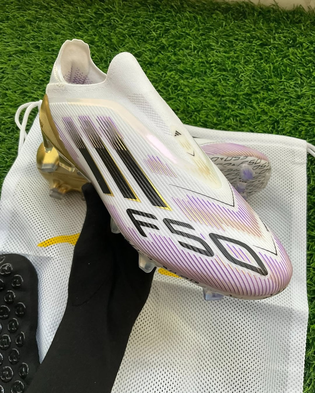 SOLD OUT!! Whatsapp for custom orders  Gold F50 Elite Laceless FG