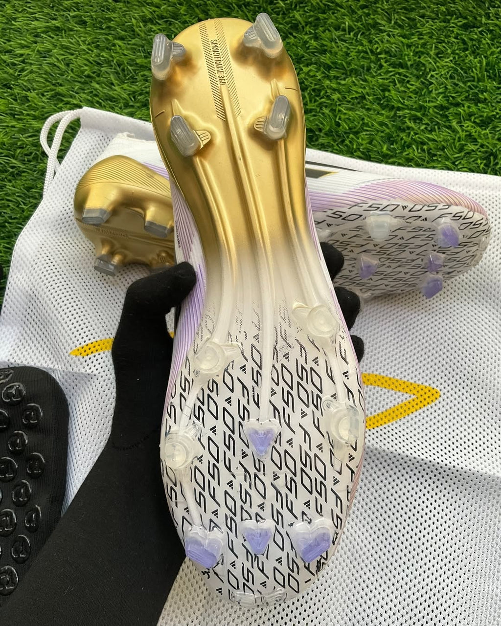 SOLD OUT!! Whatsapp for custom orders  Gold F50 Elite Laceless FG